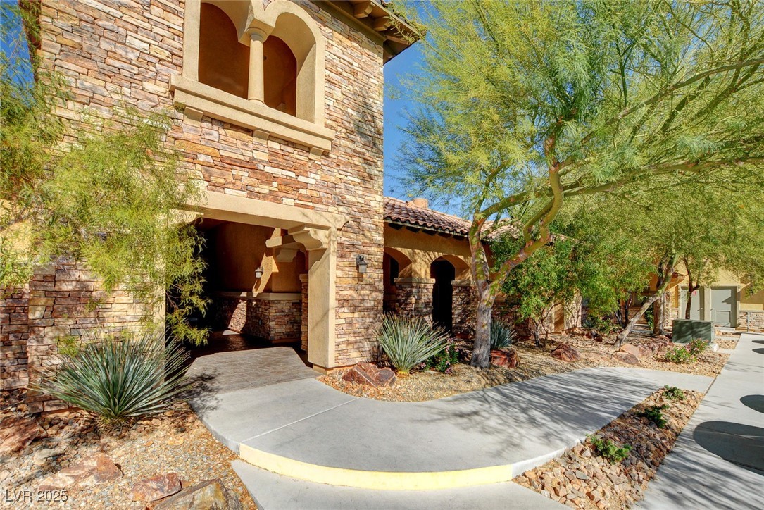 7253 Sterling Rock Avenue