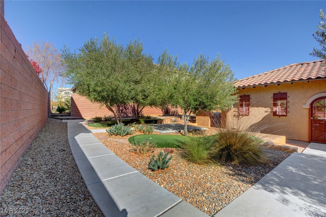 7253 Sterling Rock Avenue