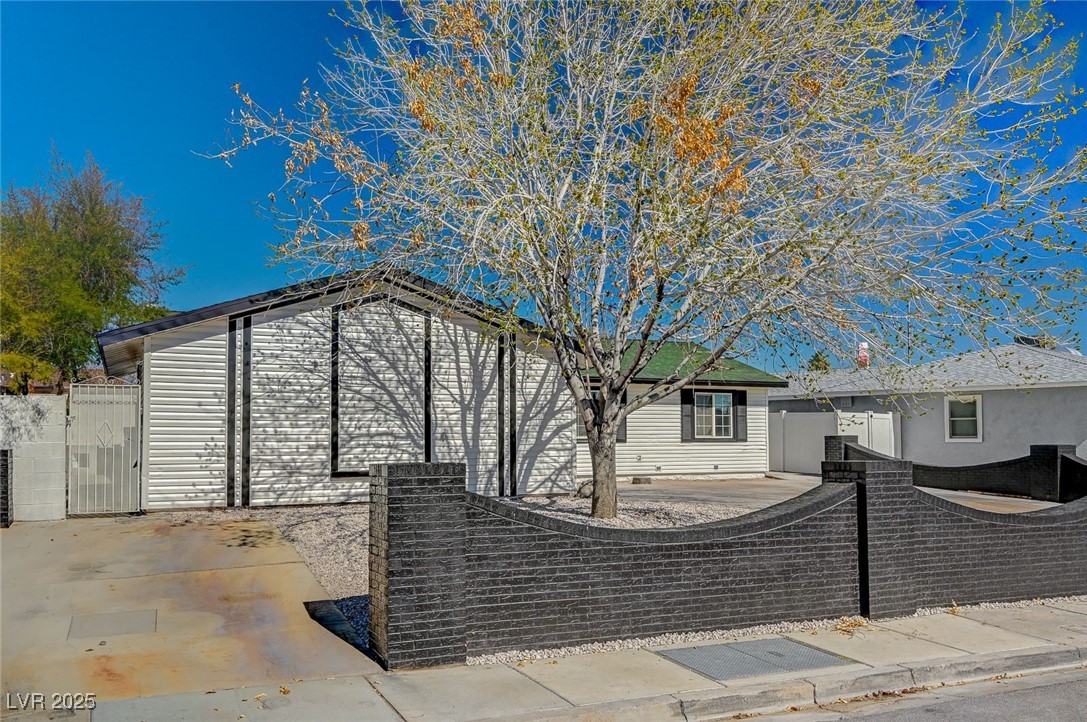 4804 El Tesoro Avenue