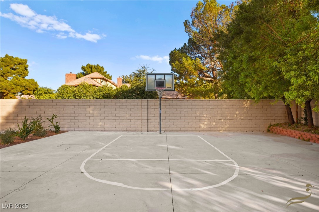 2501 Wimbledon Drive