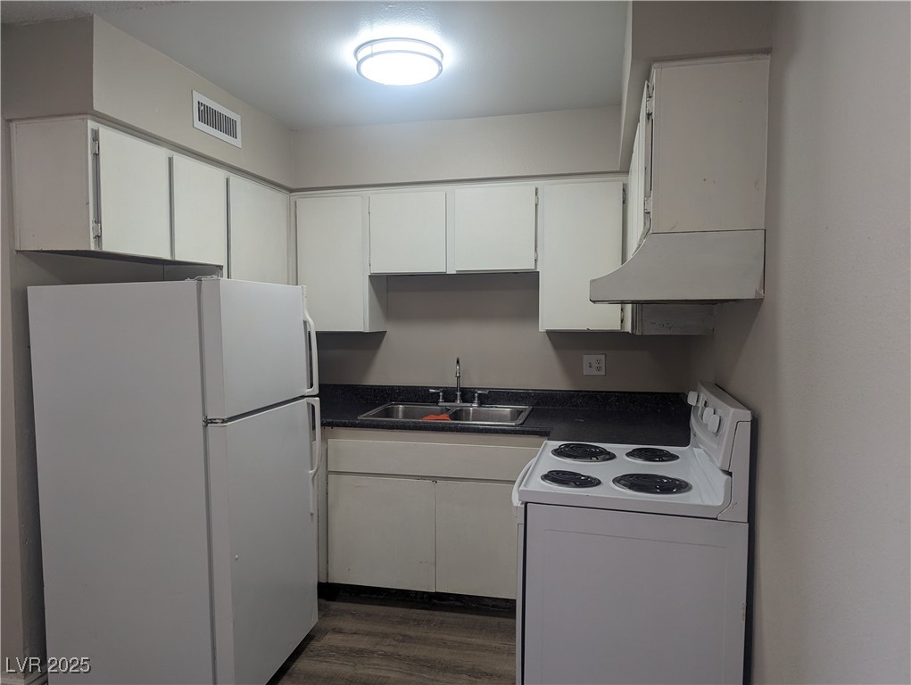615 South Royal Crest Circle 15