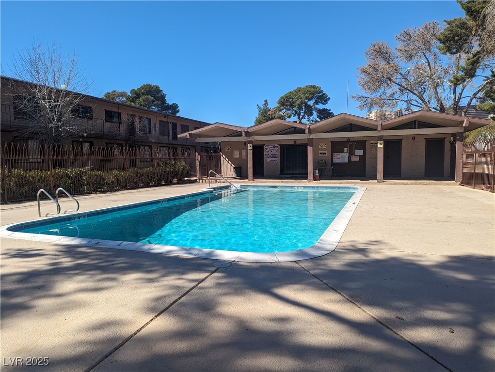 615 South Royal Crest Circle 15