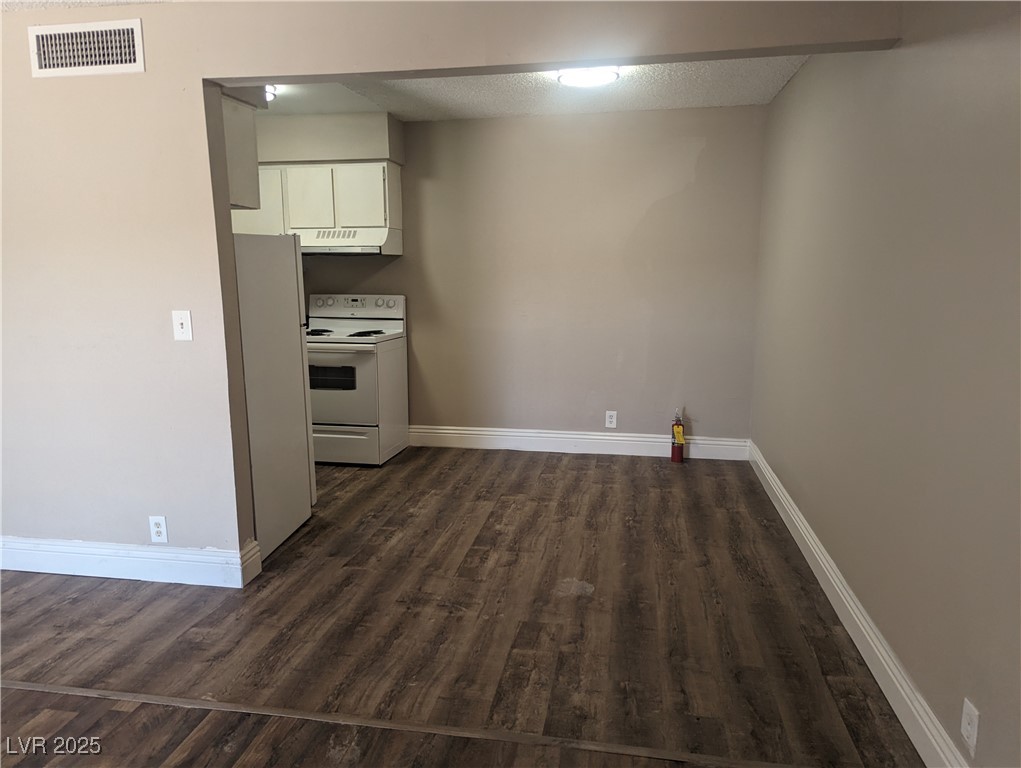 615 South Royal Crest Circle 15