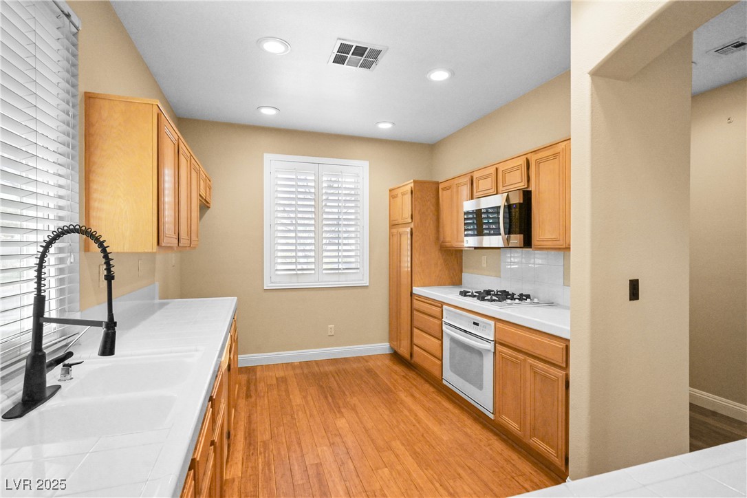 2213 Midvale Terrace