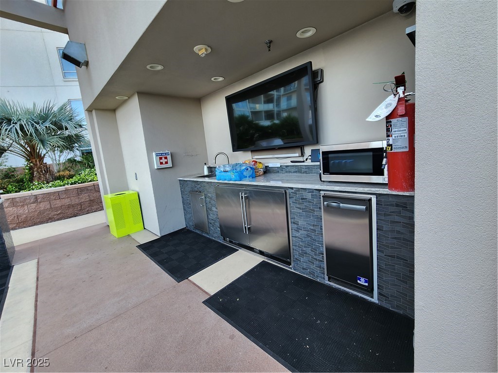 200 West Sahara Avenue 502