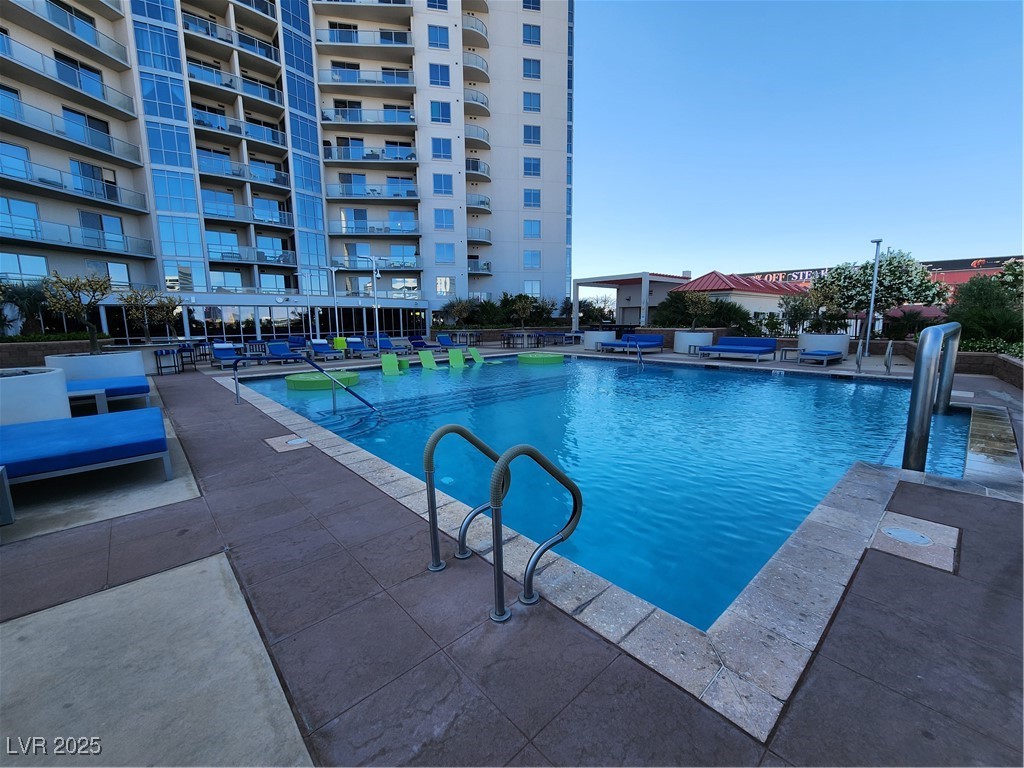 200 West Sahara Avenue 502