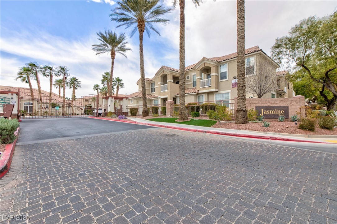 5855 Valley Drive 2018
