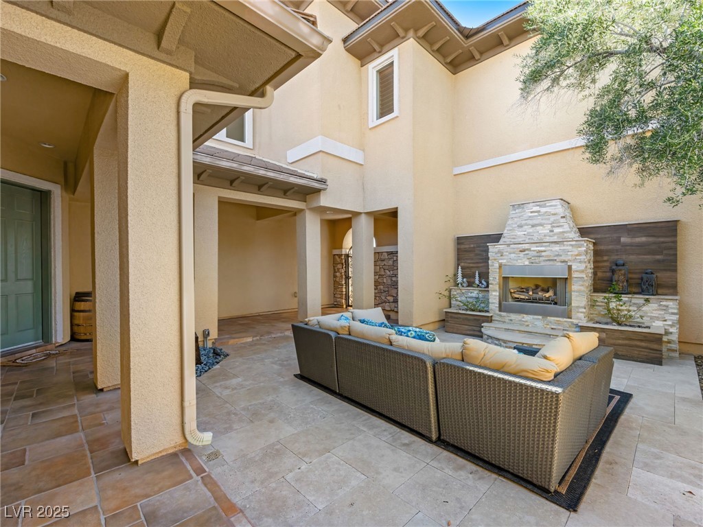 11504 White Cliffs Avenue