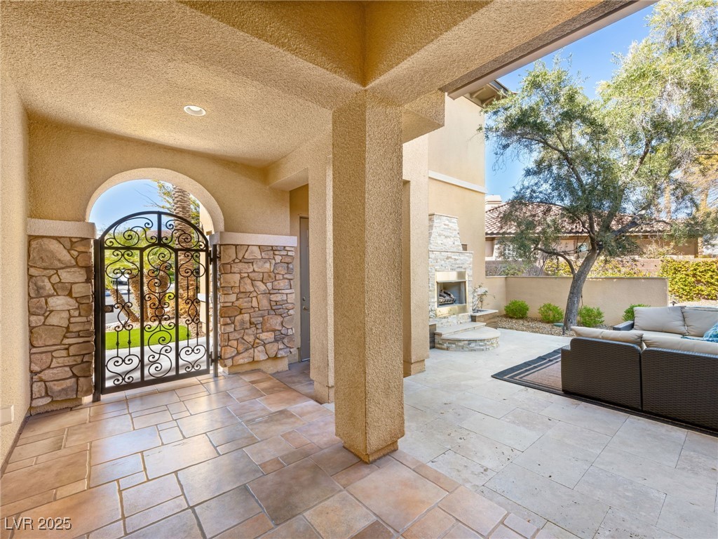 11504 White Cliffs Avenue