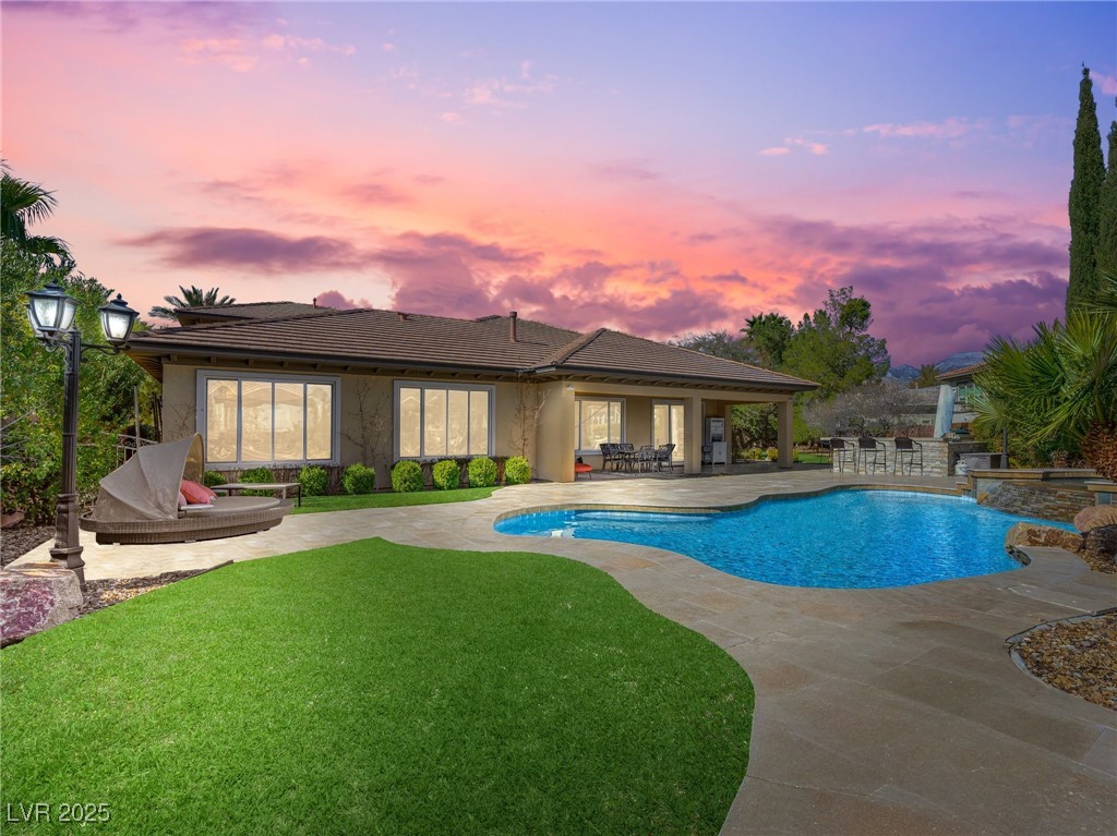 11504 White Cliffs Avenue