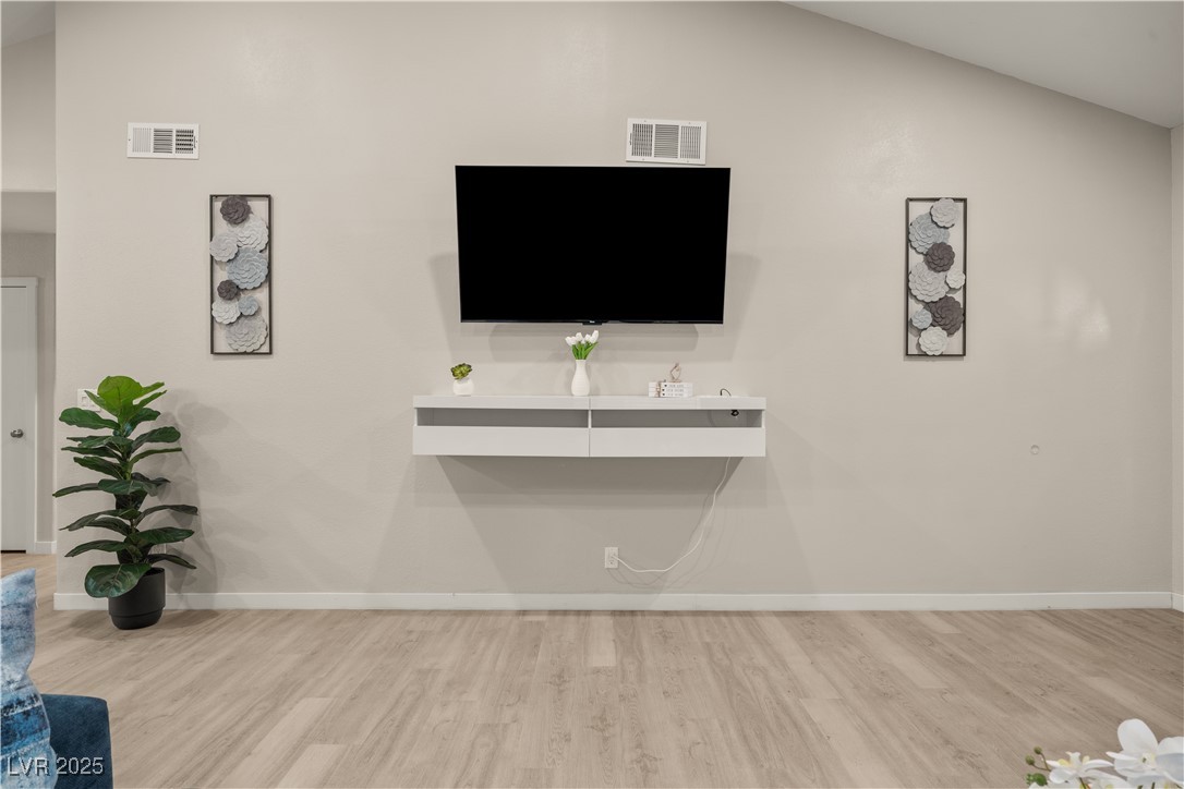 4689 Kristen Lane