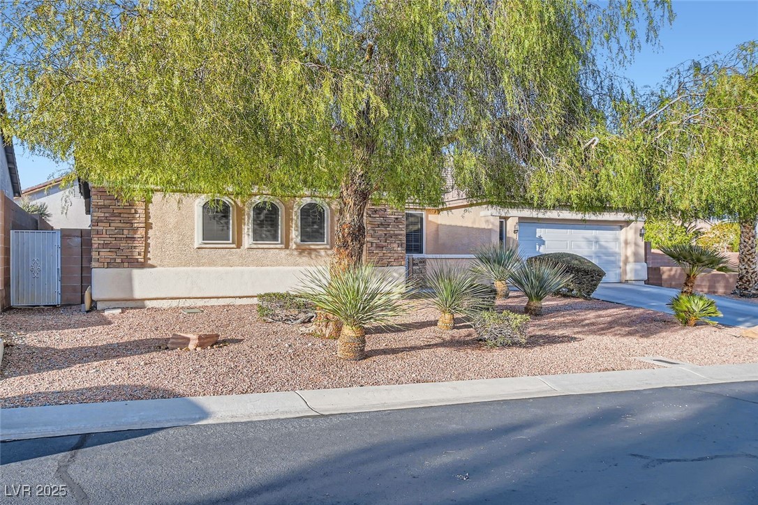 9484 Ebony Rock Avenue