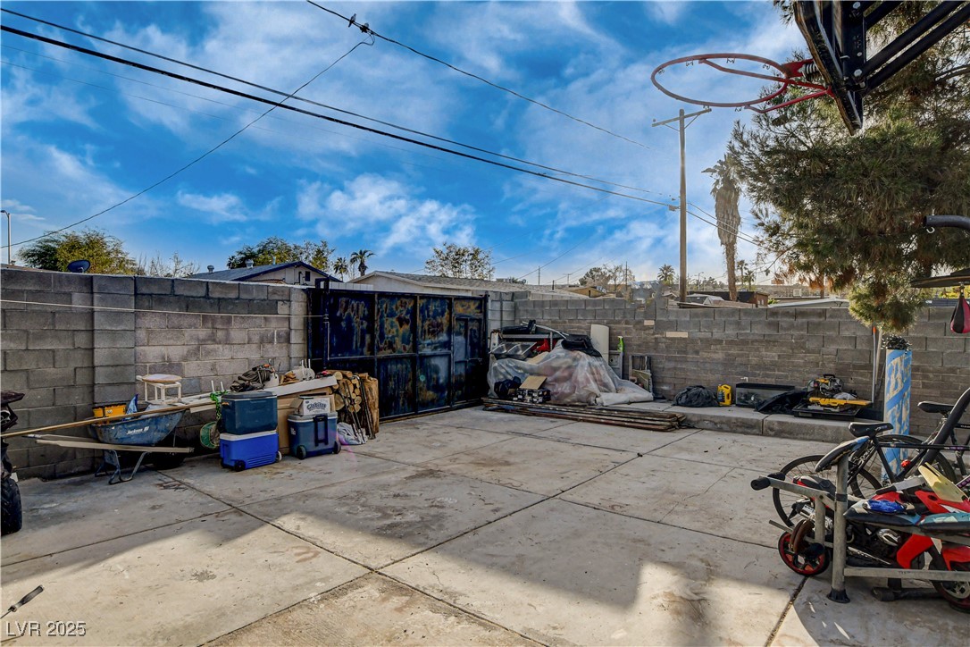 1808 Walnut Avenue