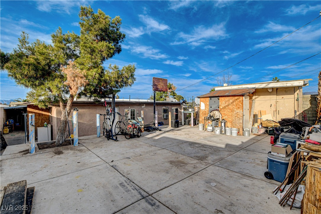 1808 Walnut Avenue