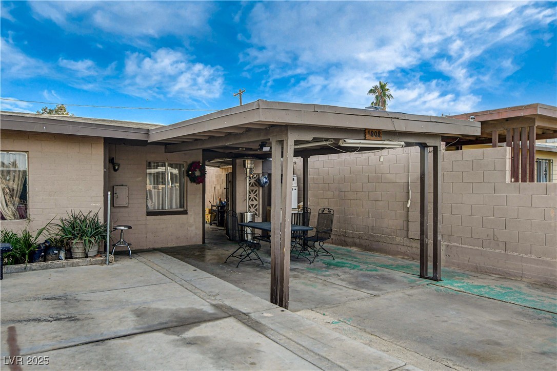 1808 Walnut Avenue