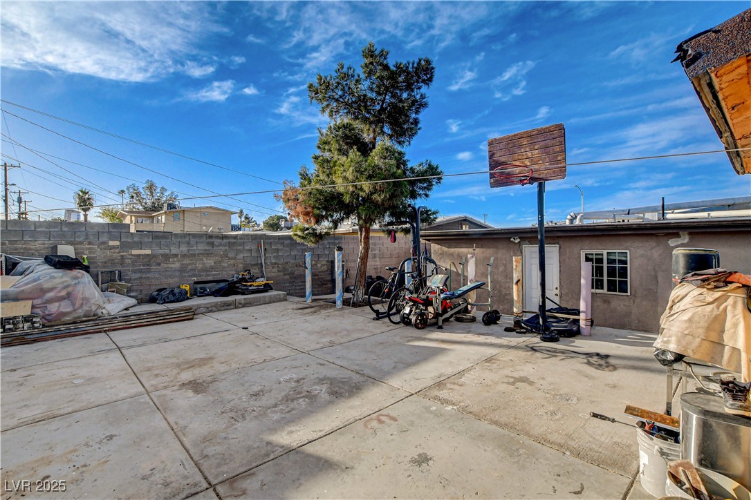 1808 Walnut Avenue