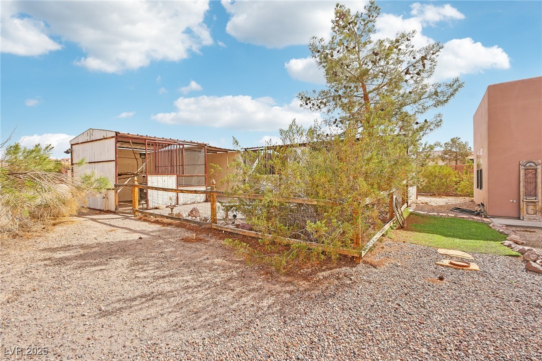 519 North Racetrack Road