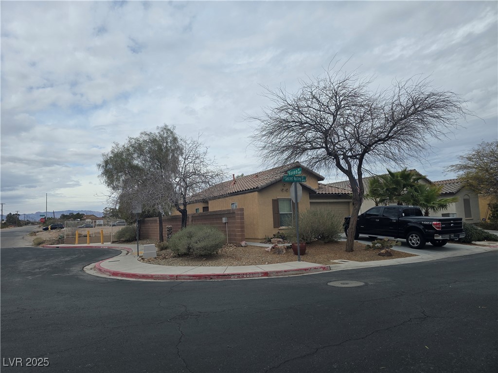 8993 Secret Valley Street