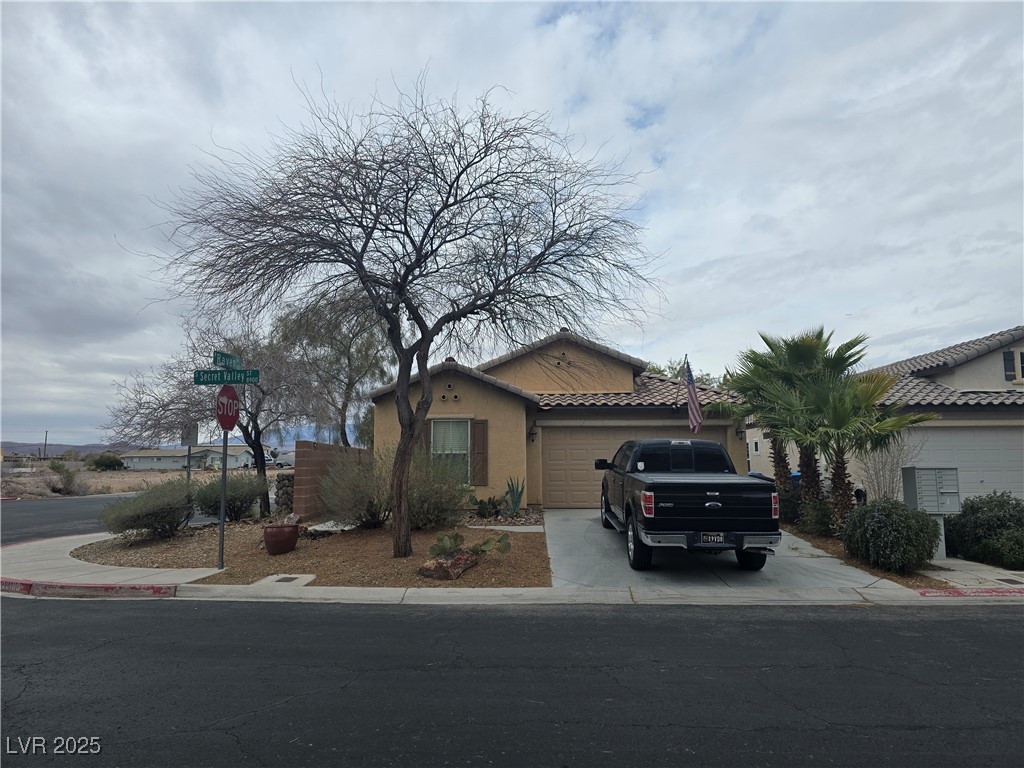 8993 Secret Valley Street