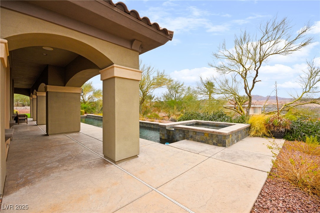 14 Camino Barcelona Place