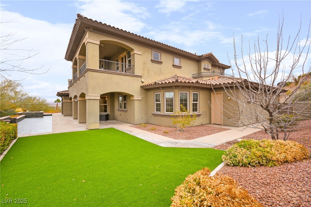 14 Camino Barcelona Place