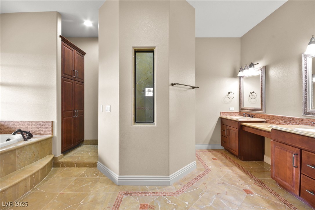 14 Camino Barcelona Place