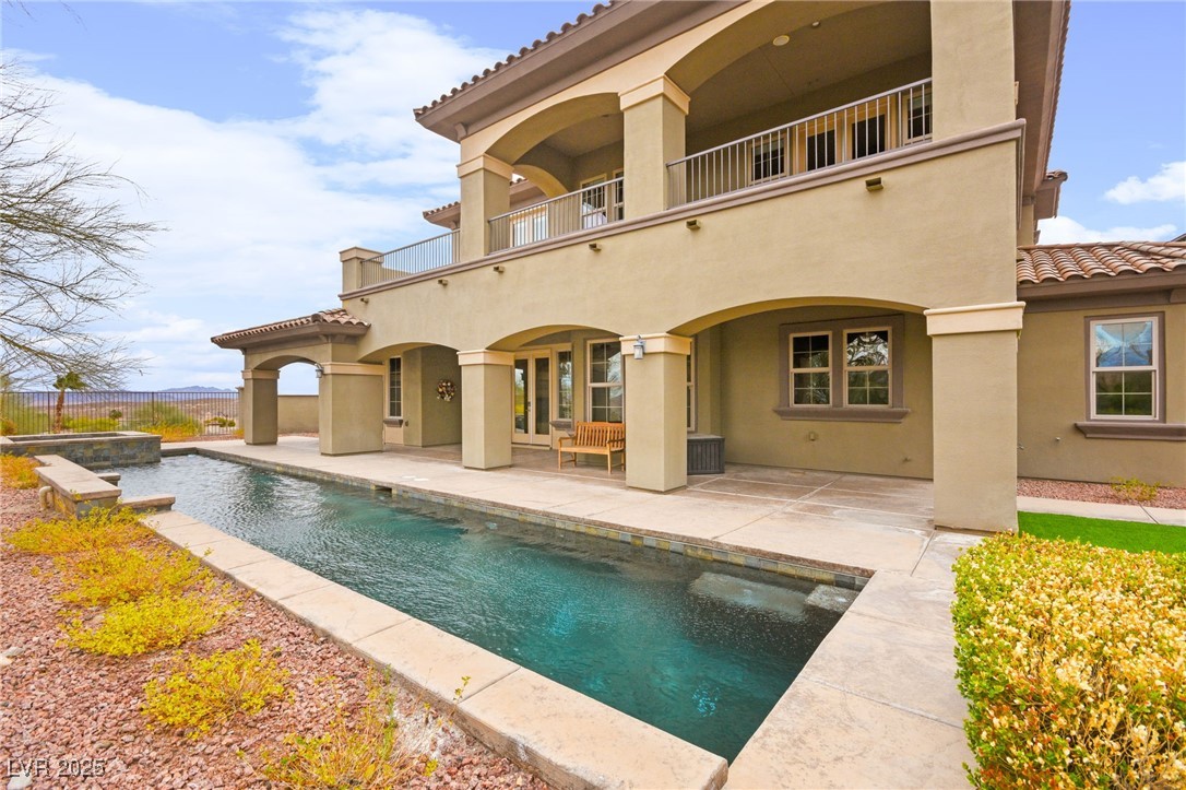 14 Camino Barcelona Place