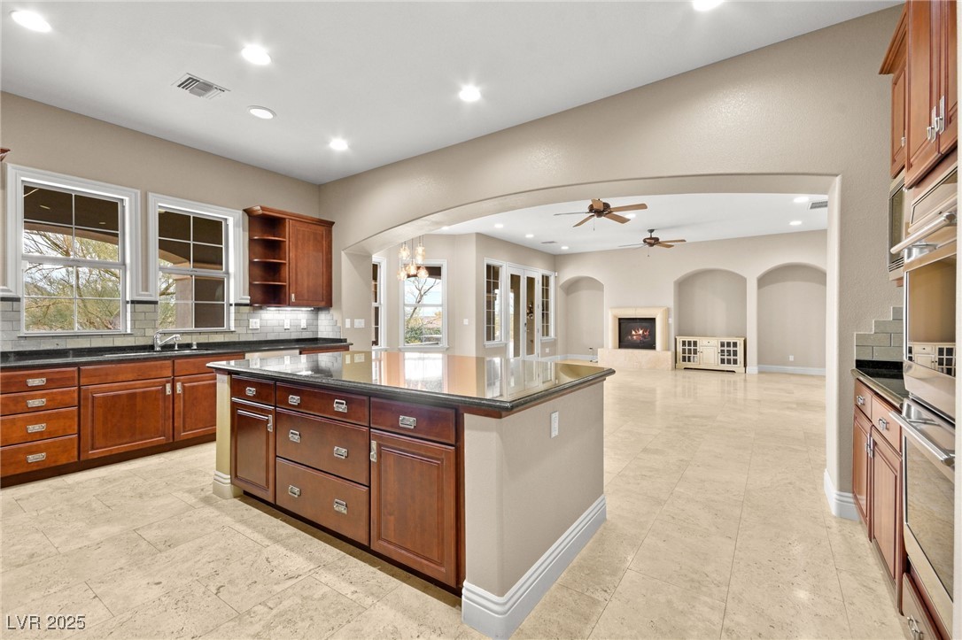 14 Camino Barcelona Place