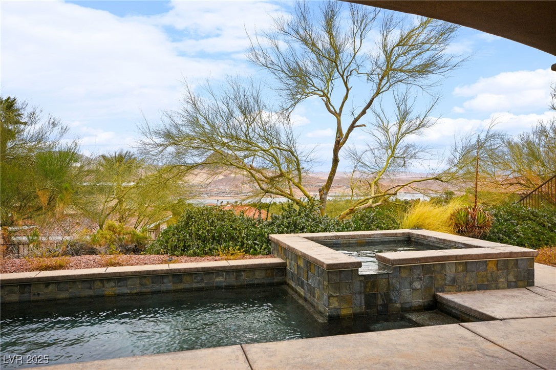 14 Camino Barcelona Place