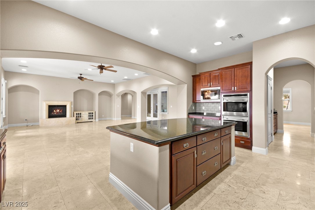 14 Camino Barcelona Place