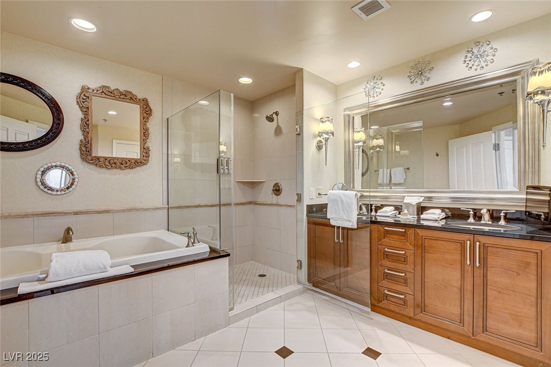 125 East Harmon Avenue 2205
