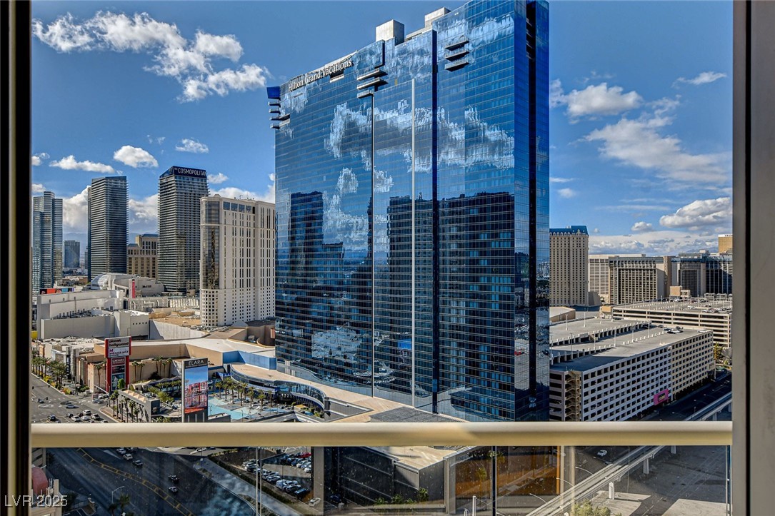 125 East Harmon Avenue 2205