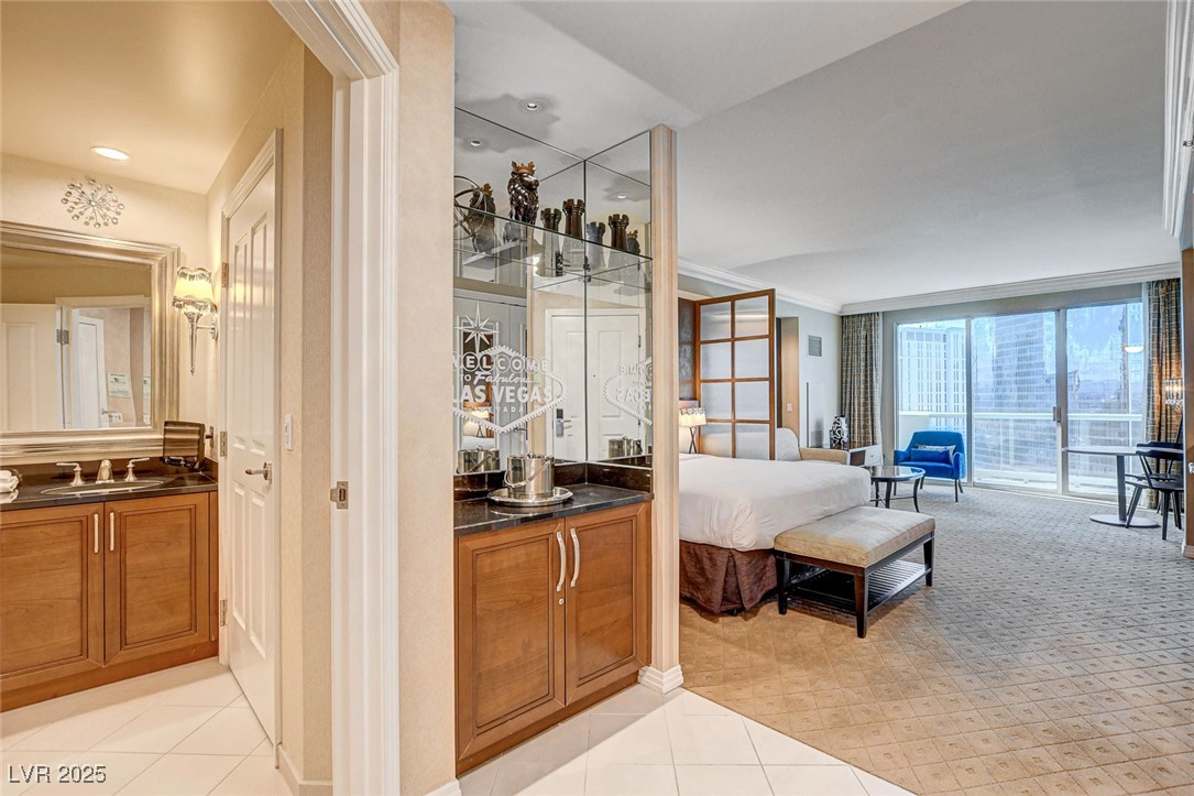 125 East Harmon Avenue 2205