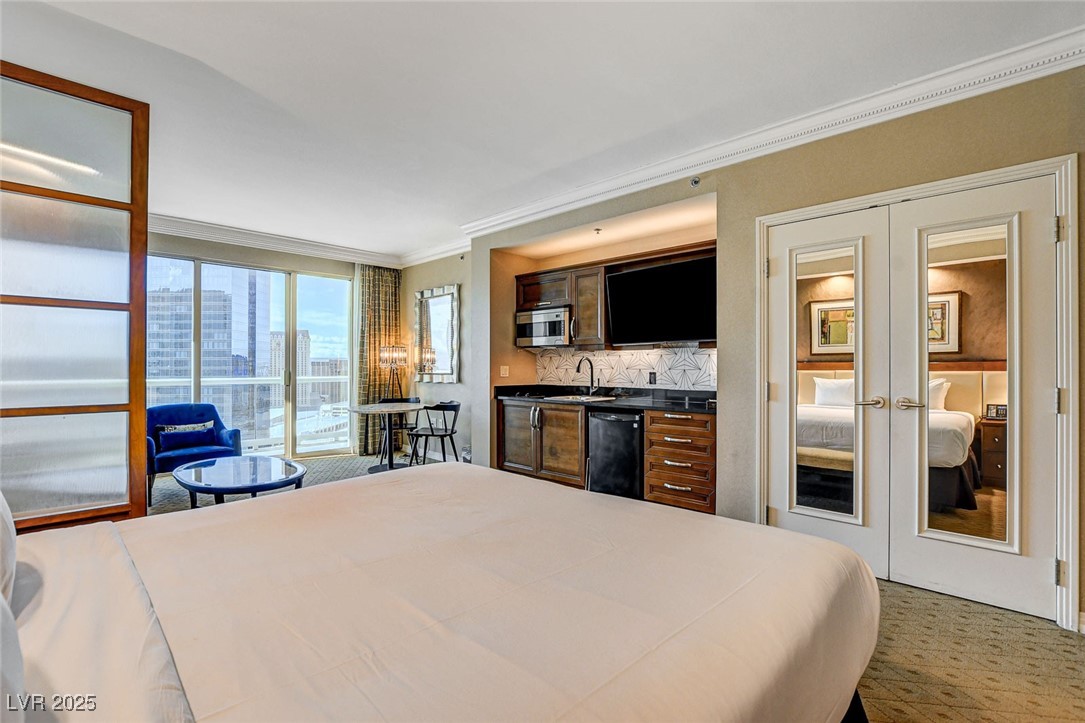 125 East Harmon Avenue 2205
