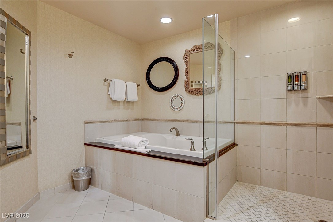 125 East Harmon Avenue 2205