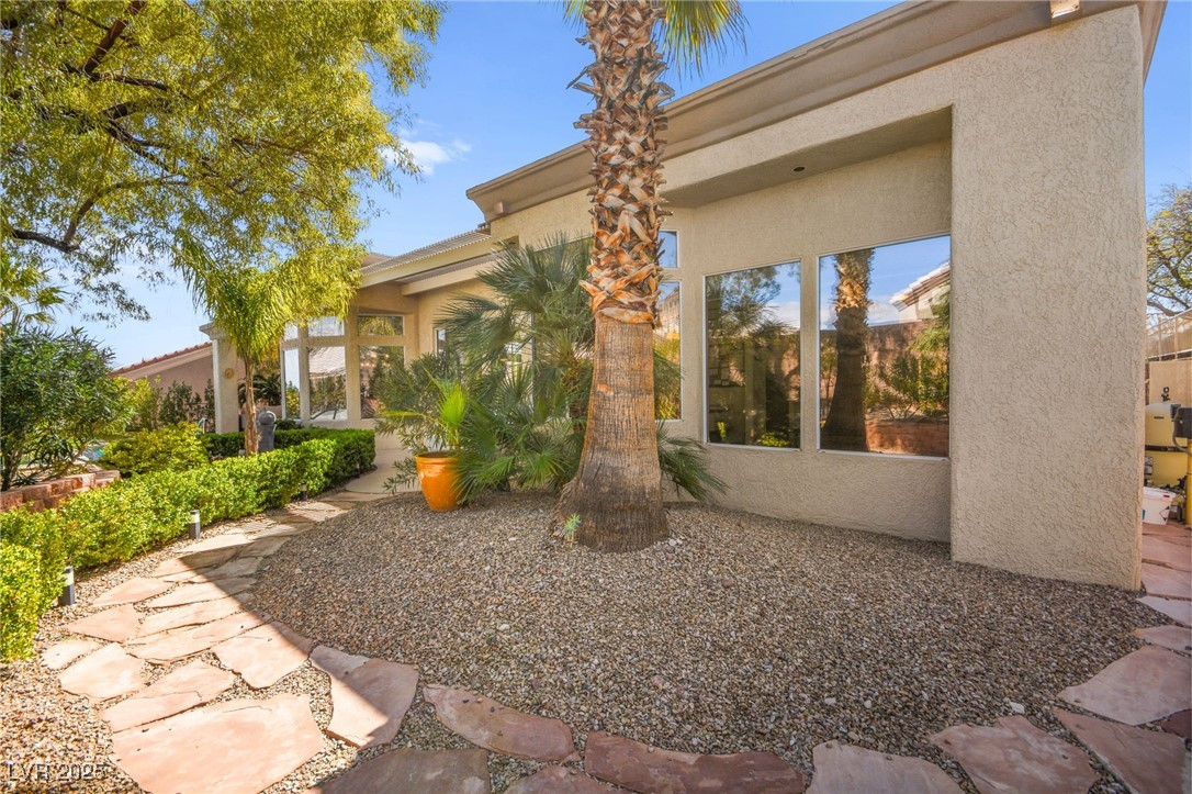 10404 Longwood Drive