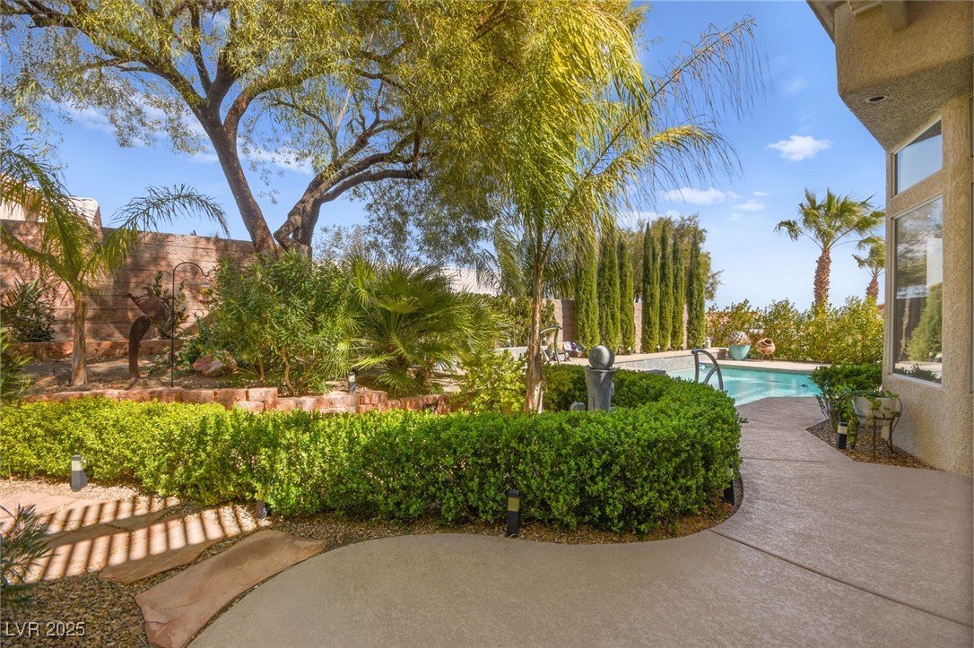 10404 Longwood Drive
