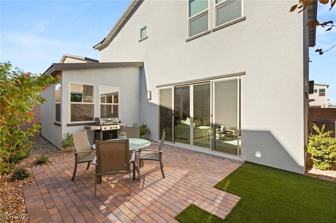 3243 Fountaintree Avenue