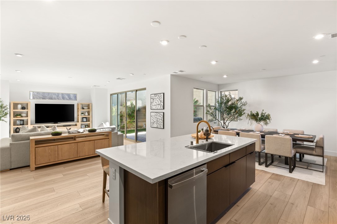 3243 Fountaintree Avenue