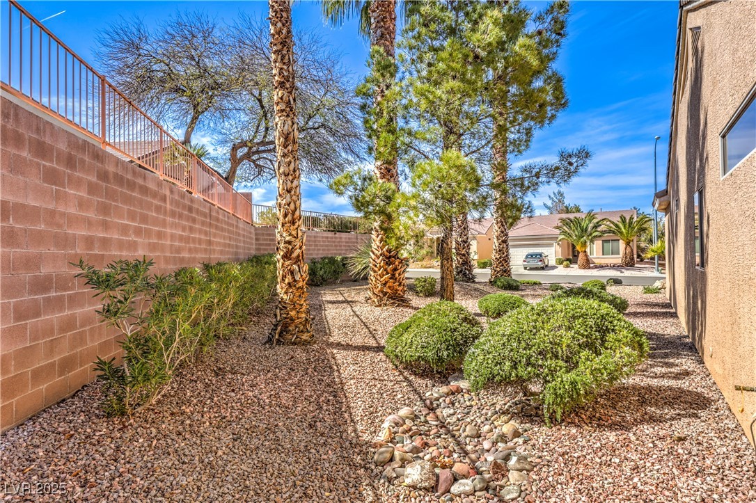 1821 Eagle Mesa Avenue
