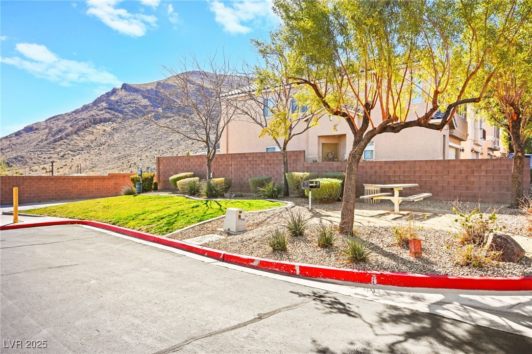 3920 Beverly Elms Street