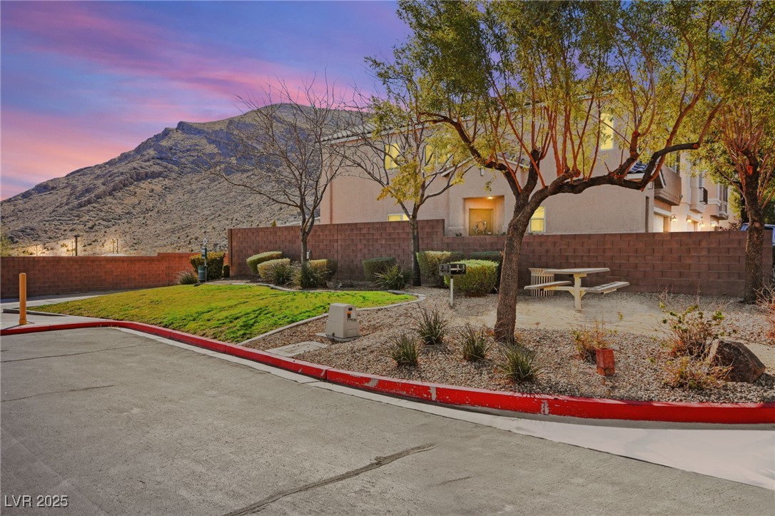 3920 Beverly Elms Street