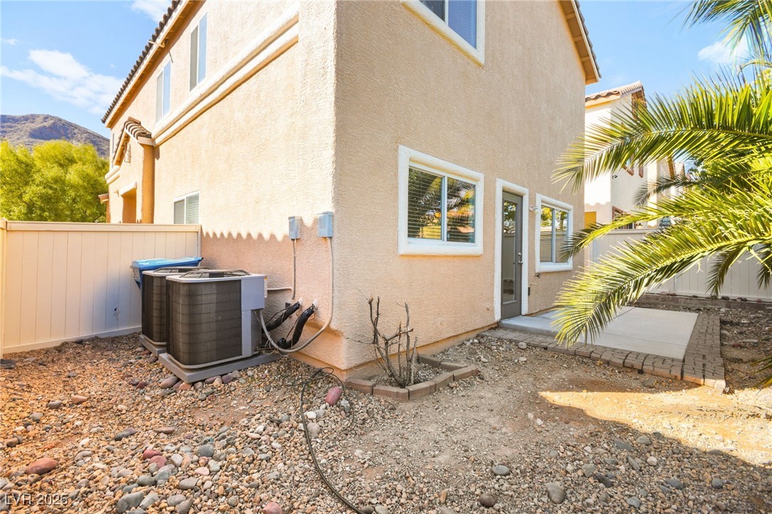 3920 Beverly Elms Street