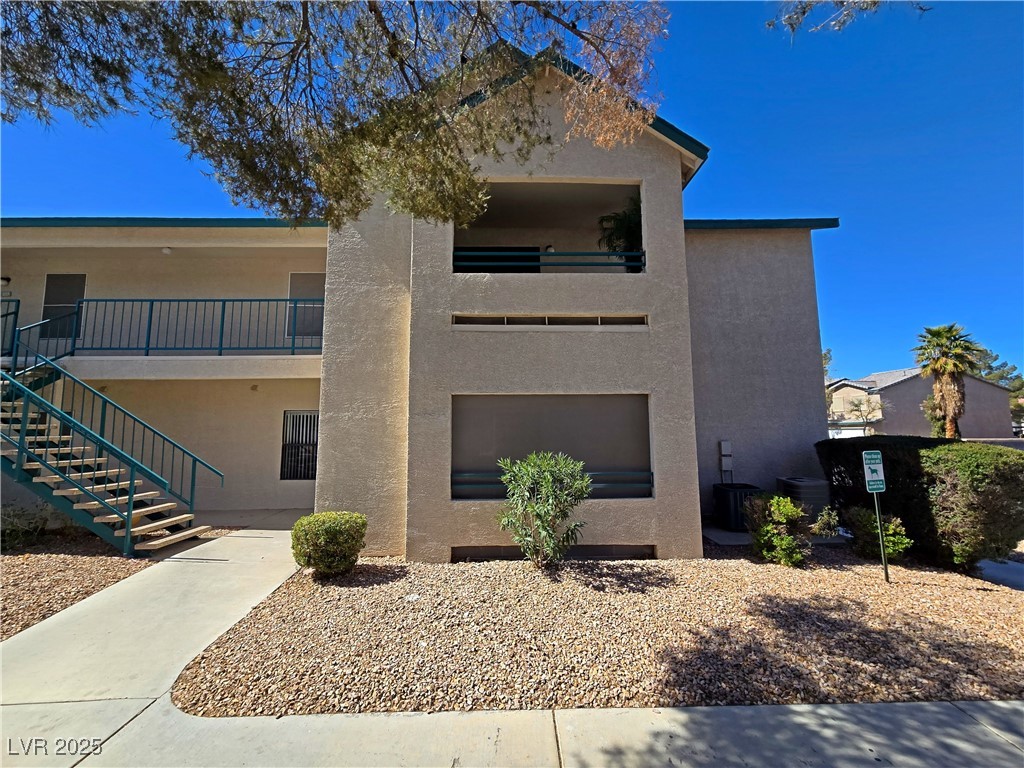 5161 Lindell Road 104