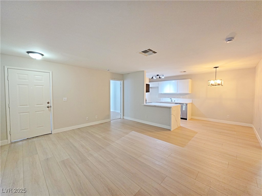 5161 Lindell Road 104