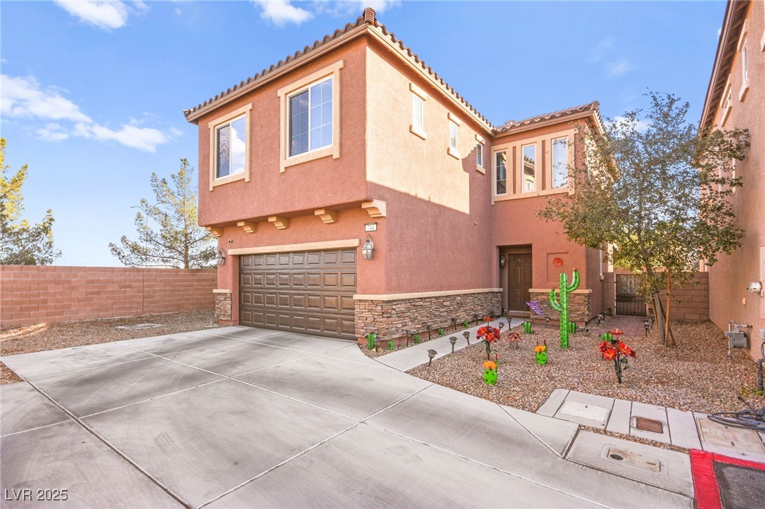 744 Forest Peak Street