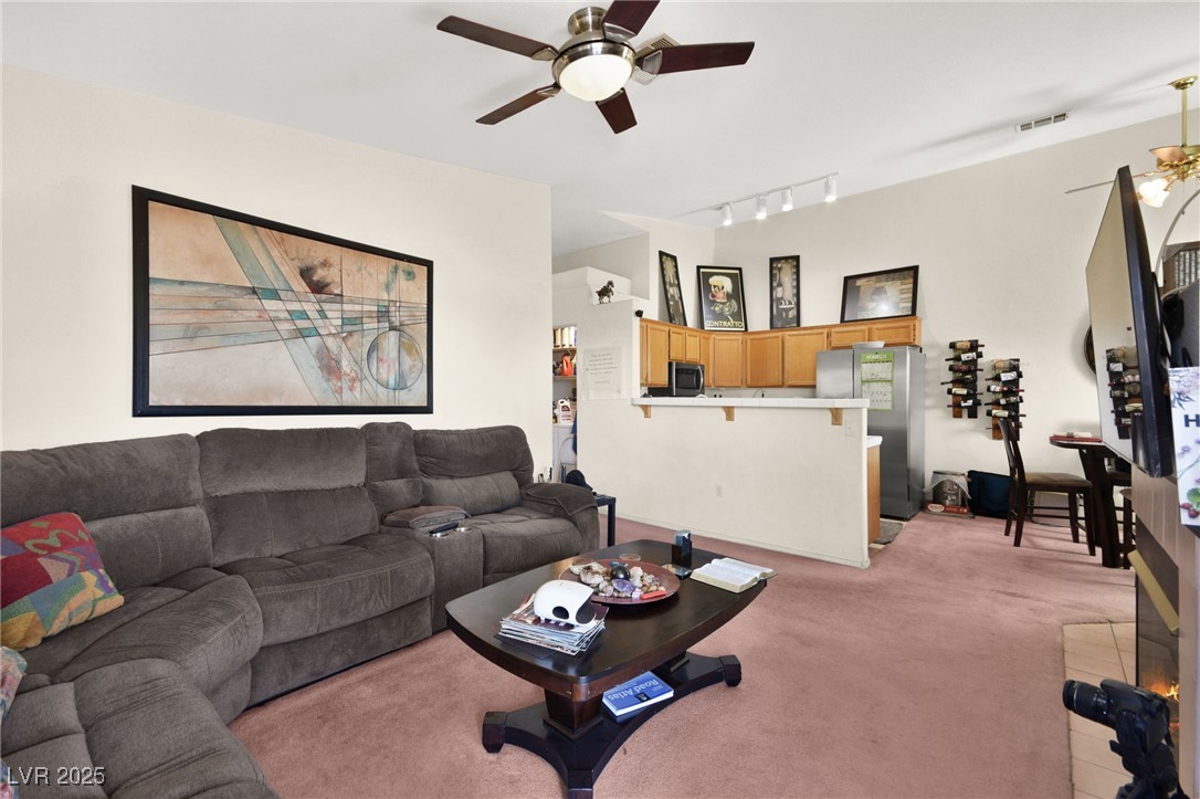2110 Los Feliz Street 2075