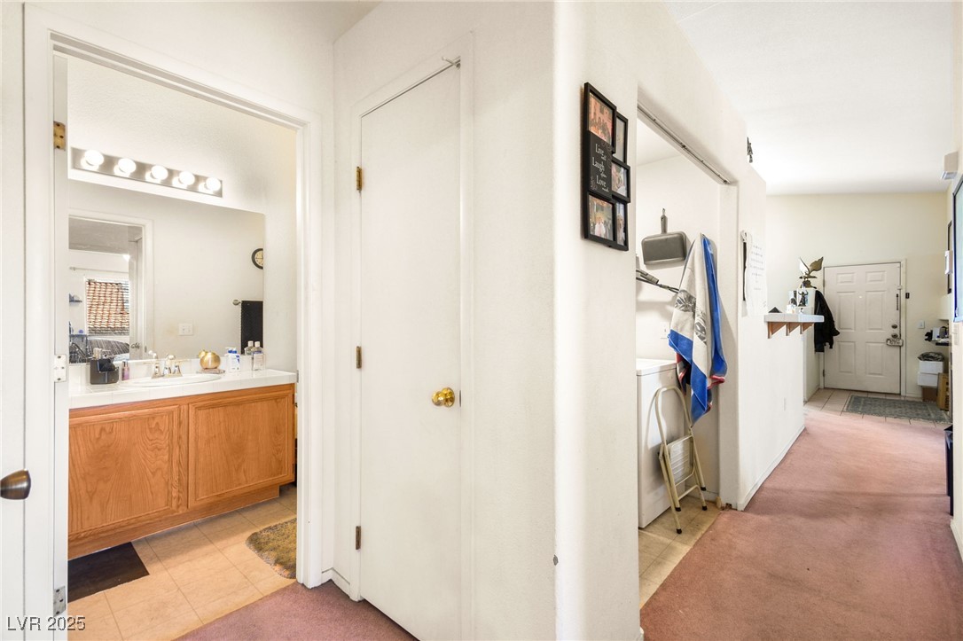 2110 Los Feliz Street 2075