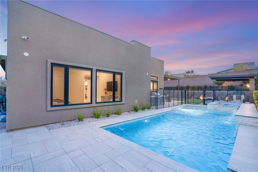 381 Cliff Terrace Avenue