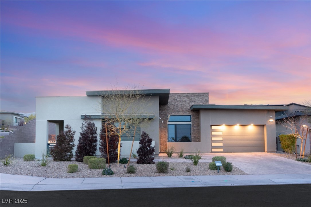 381 Cliff Terrace Avenue